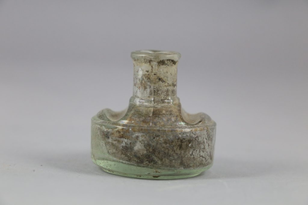 Encrier mobilier trouvé fouille de Soissons Parc Gouraud 2014