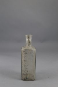 Flacon de parfum mobilier trouvé fouille de Soissons Parc Gouraud 2014