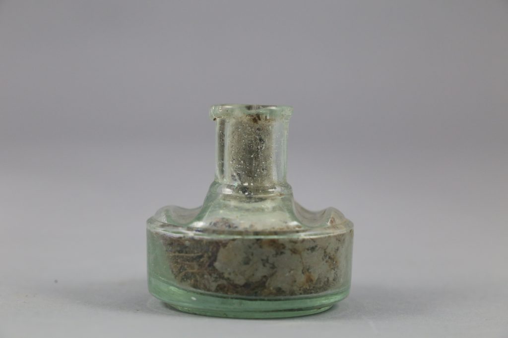 Encrier Mobilier trouvé fouille de Soissons Parc Gouraud 2014