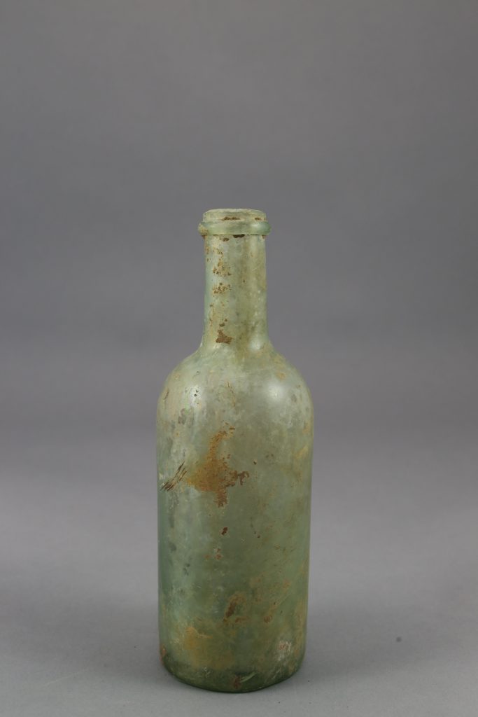 Bouteille mobilier trouvé fouille de Soissons Parc Gouraud 2014