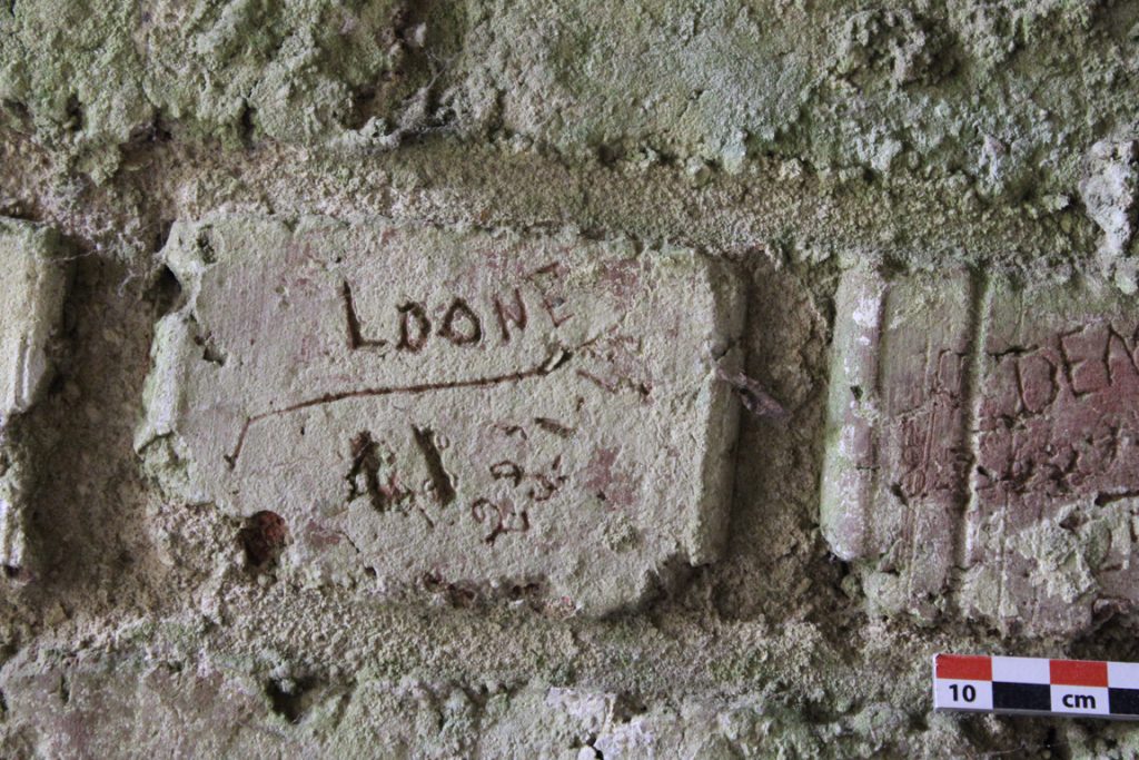 Graffiti relevé à la citadelle de Doullens (Somme) dans la contremine du bastion d'Amiens