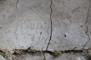 Graffiti « Choquet L[au]re 1837 » – n°105