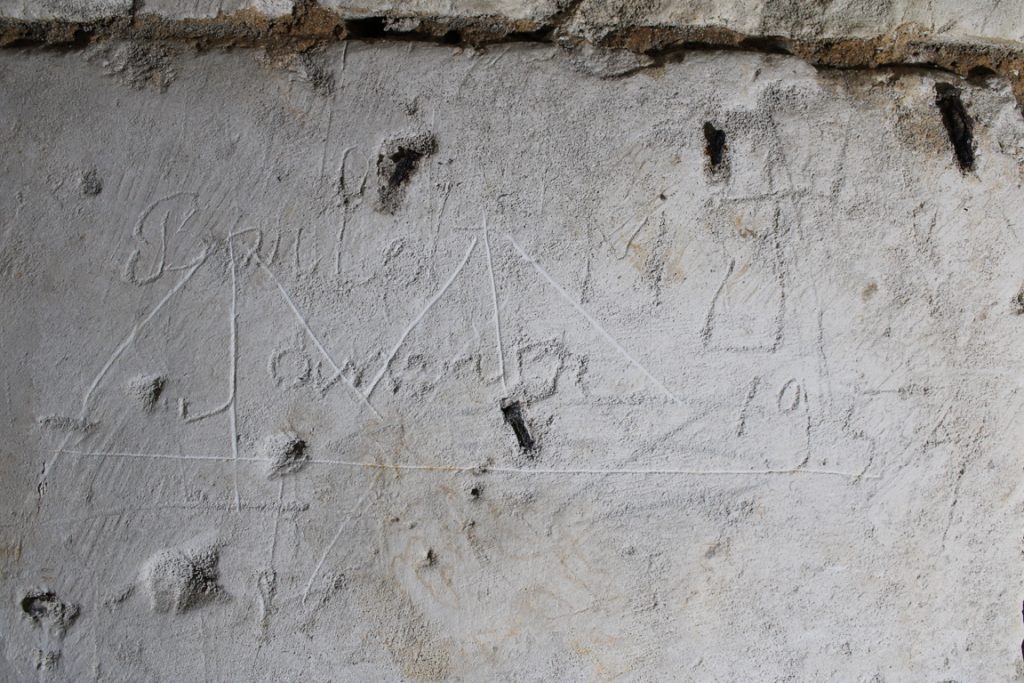 Graffiti relevé à la citadelle de Doullens (Somme) dans la contremine du bastion d'Amiens